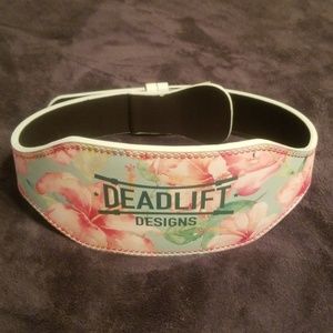 Weightlifting belt